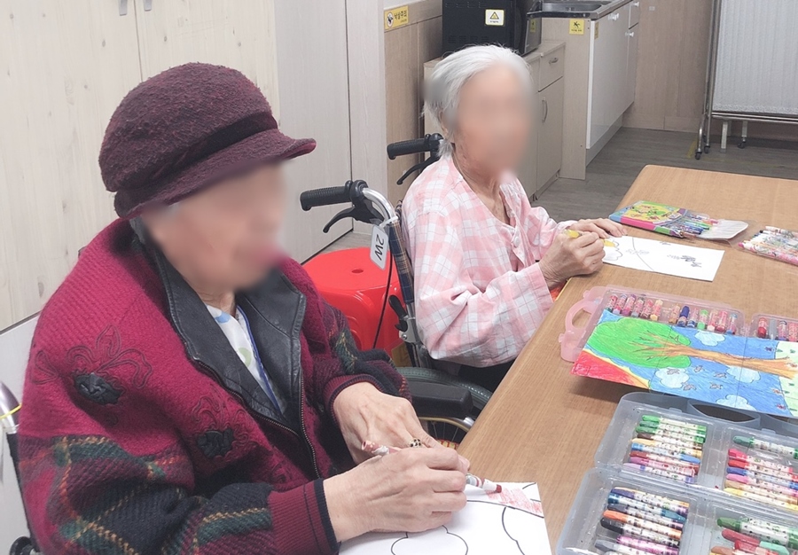 2019년03월12일 봄배경색칠.jpg