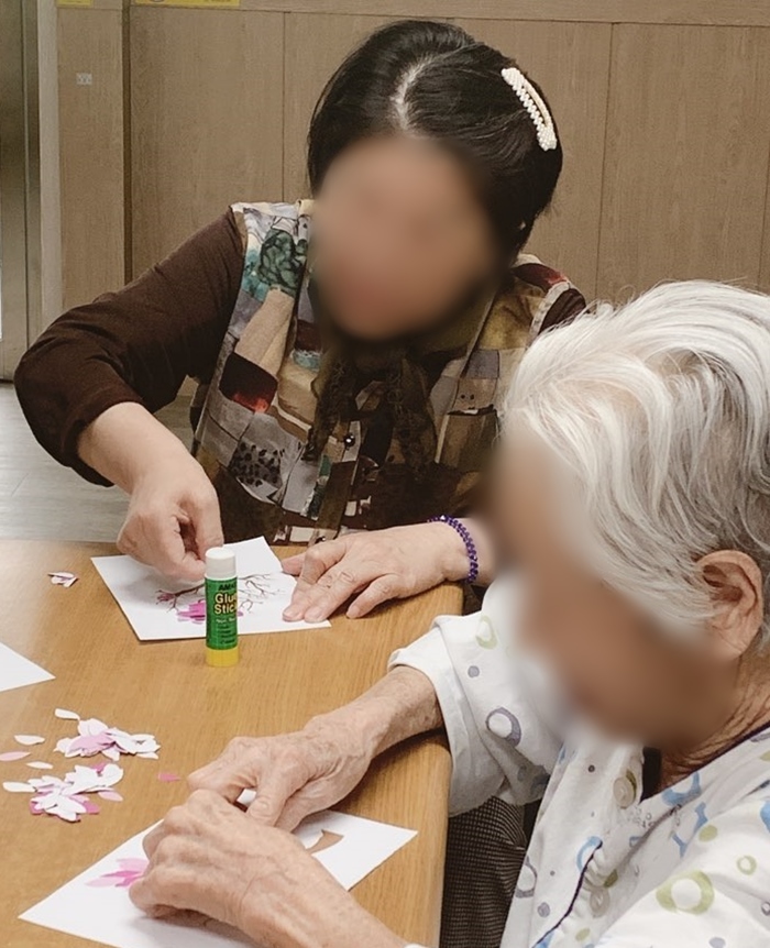 2019년04월11일 봄나무꾸미기.jpg