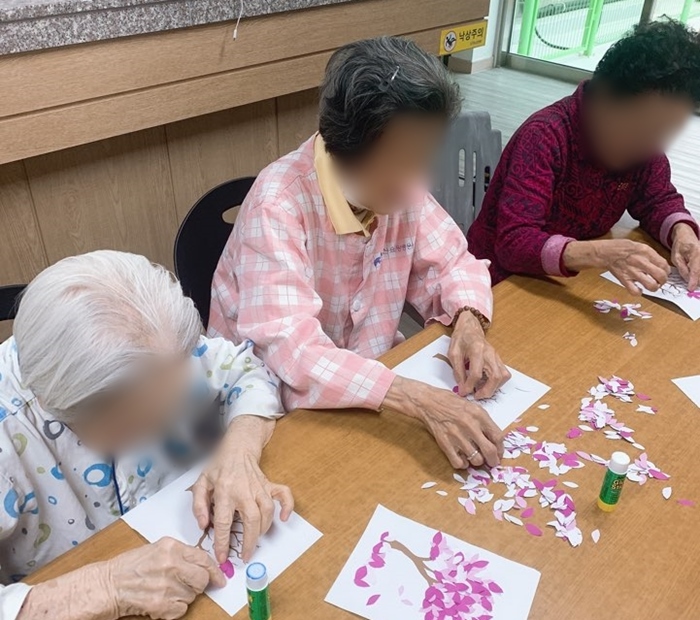 2019년04월11일 봄나무꾸미기3.jpg