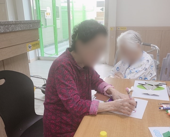2019년04월11일 개구리접기2.jpg