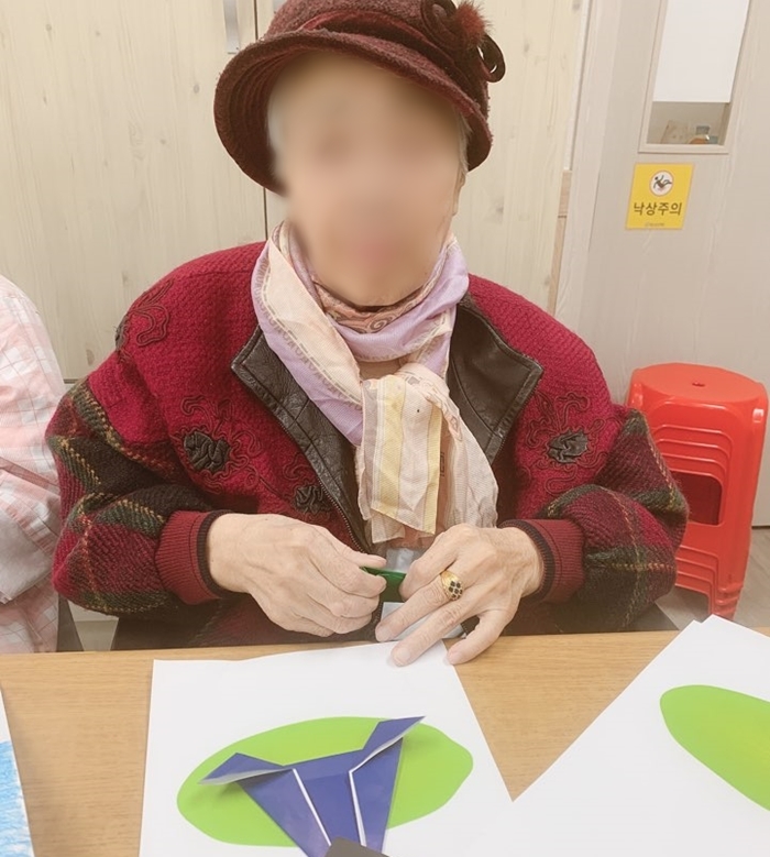 2019년04월11일 개구리접기 (2).jpg