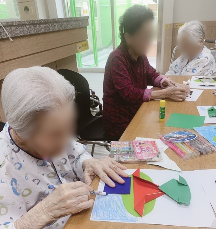 2019년04월11일개구리접기.jpg