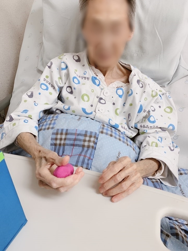 2019년04월17일 촉감놀이3.jpg