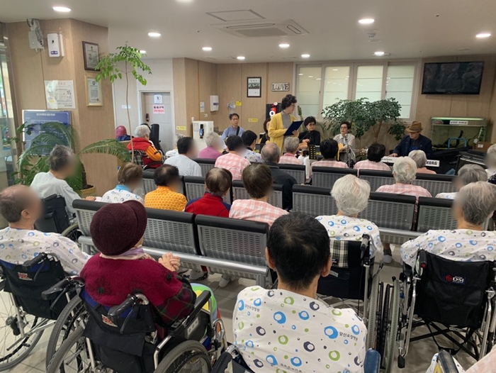 2019년04월19일 명도예술공연4.jpg