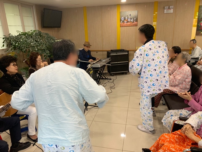 2019년04월19일 명도예술공연6.jpg