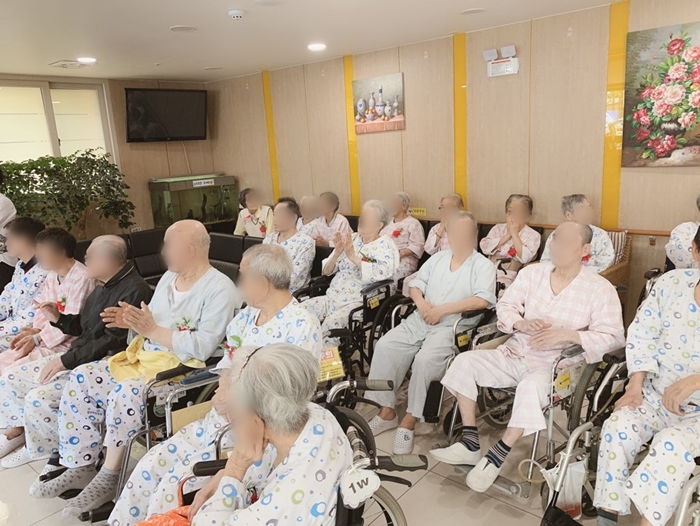 2019년05월08일 하모니카 공연.jpg