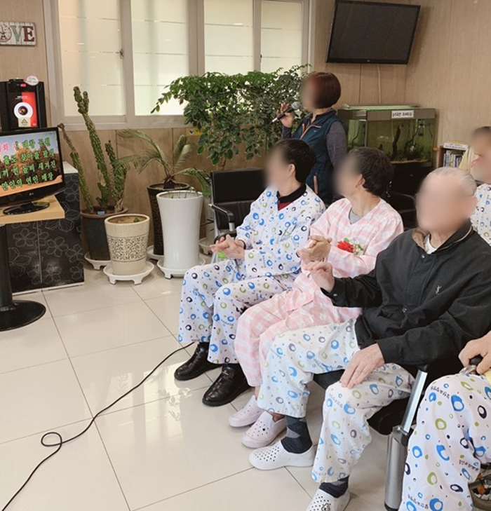 2019년05월08일 하모니카 공연3.jpg
