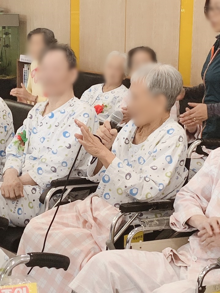 2019년05월08일 하모니카 공연6.jpg