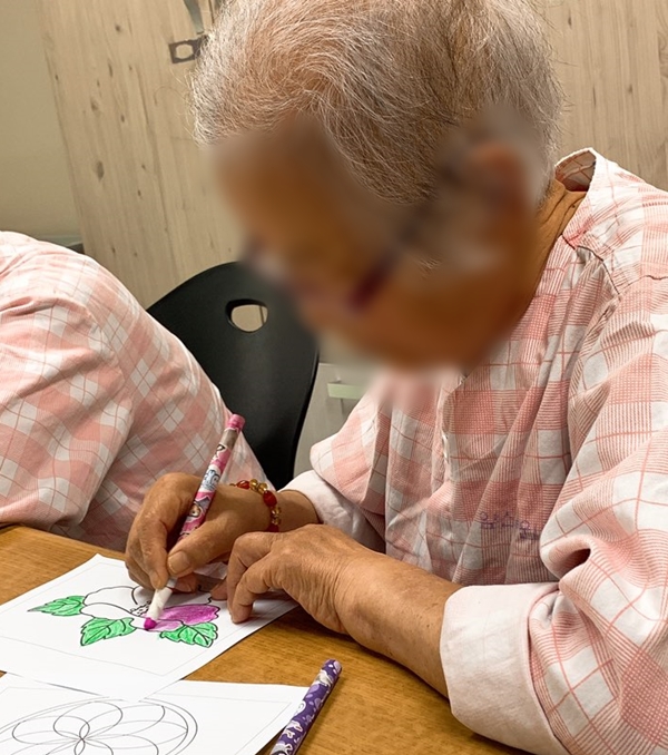 2019년06월14일 만다린 책칠 하기 (10).jpg