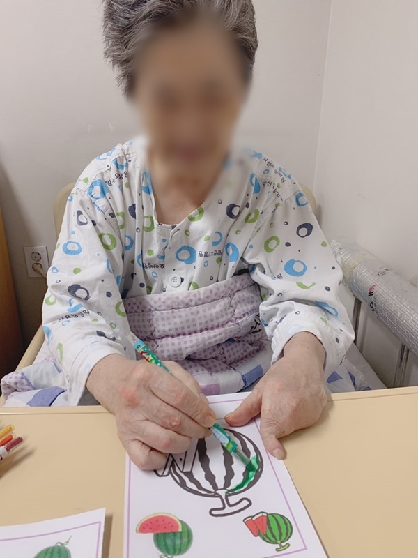 2019년07월09일 여름과일채소 색칠하기 (3).jpg