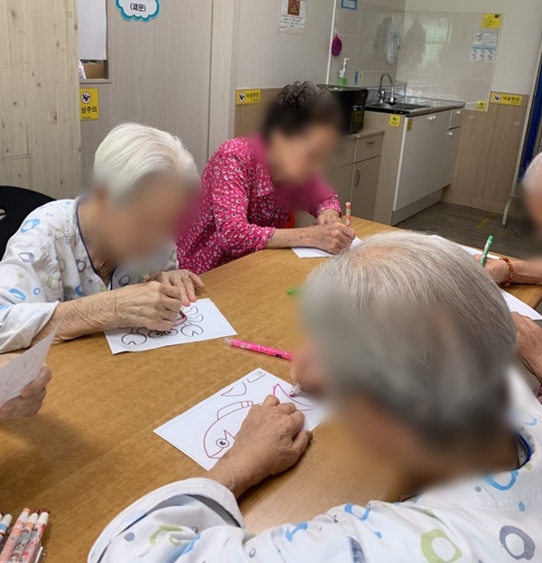 2019년07월22일 물고기 색칠하기.jpg