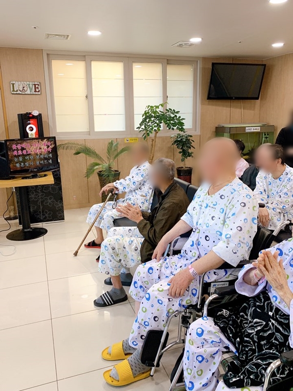 20191516하모니카공연 (3).jpg