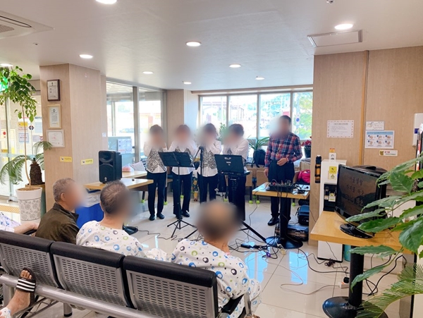 20191516하모니카공연 (9).jpg