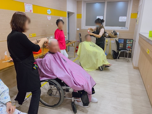 2019년12월26일 이미용 봉사 (2).jpg